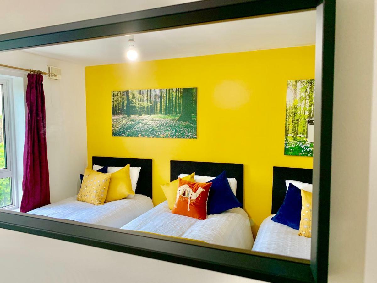2 Bedrooms Modern Apartment, Lounge, Full Kitchen, Balcony, 5 Minutes Stratford Station ลอนดอน ภายนอก รูปภาพ