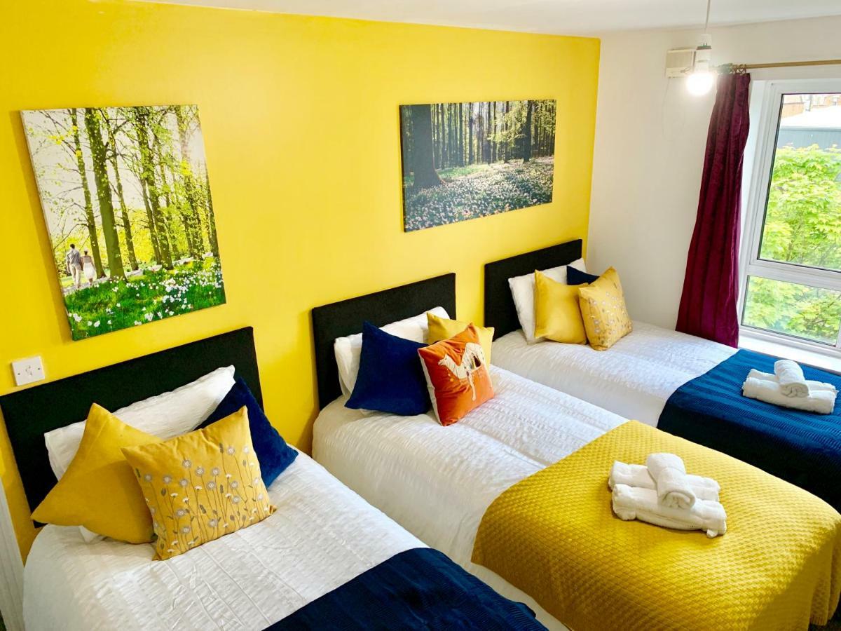 2 Bedrooms Modern Apartment, Lounge, Full Kitchen, Balcony, 5 Minutes Stratford Station ลอนดอน ภายนอก รูปภาพ