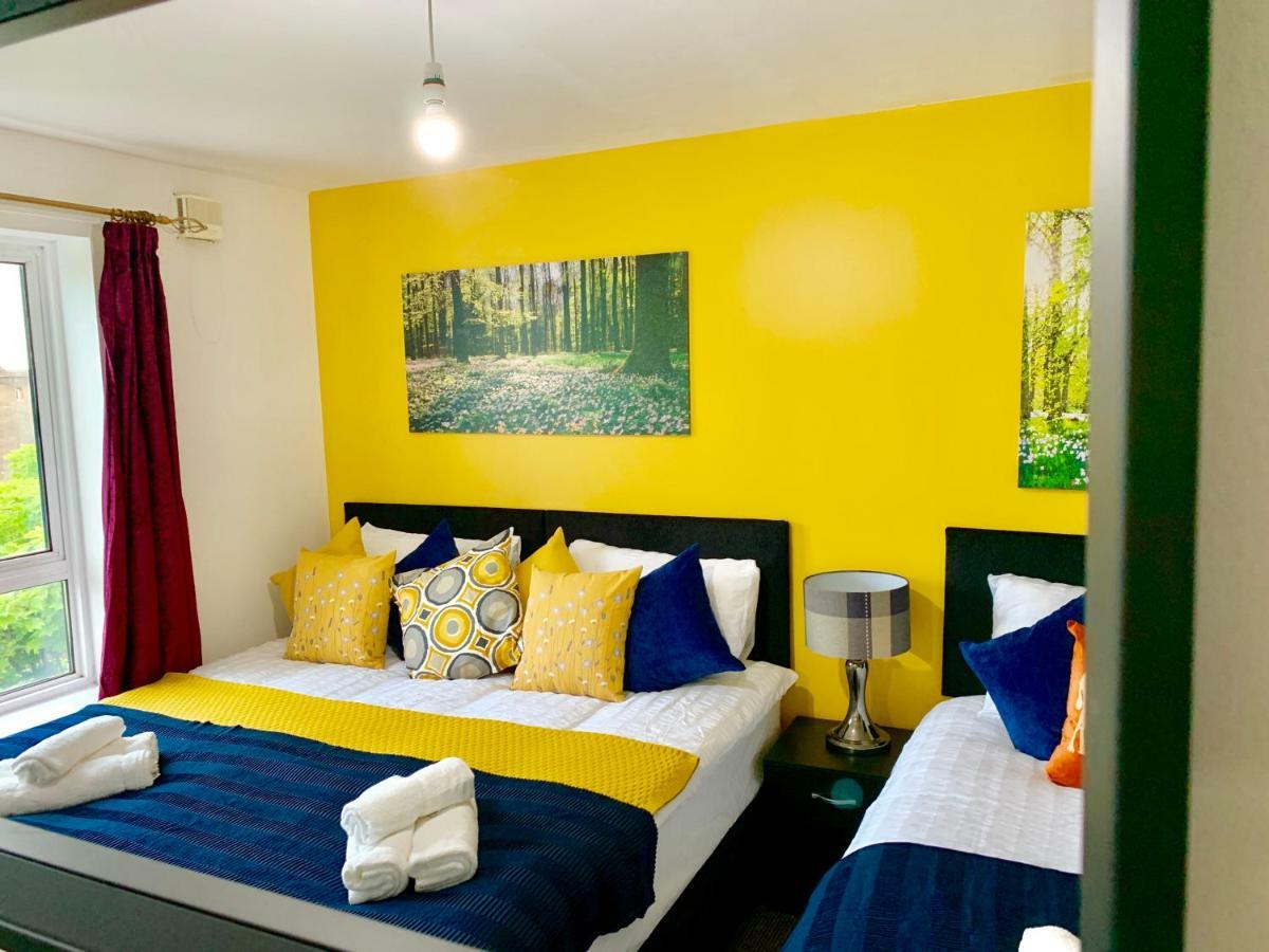 2 Bedrooms Modern Apartment, Lounge, Full Kitchen, Balcony, 5 Minutes Stratford Station ลอนดอน ภายนอก รูปภาพ